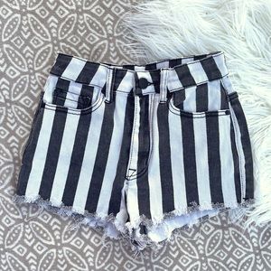 Urban Outfitters BDG Black & White Stripe Dree High-Rise Cheeky Denim Shorts 25w